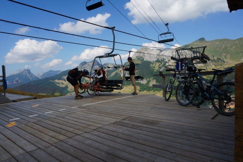 Fauteuil tout terrain de descente