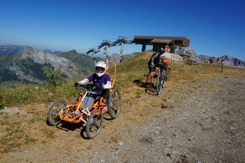 Fauteuil tout terrain de descente